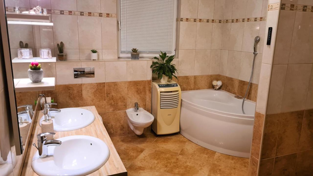 Villa Bubica- Cozy Holiday Home In Rural Area With Pool Stankovci  Ngoại thất bức ảnh