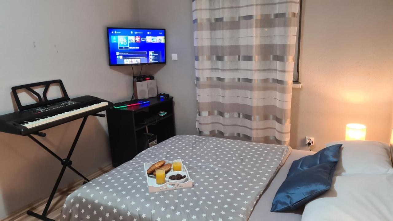 Villa Bubica- Cozy Holiday Home In Rural Area With Pool Stankovci  Ngoại thất bức ảnh